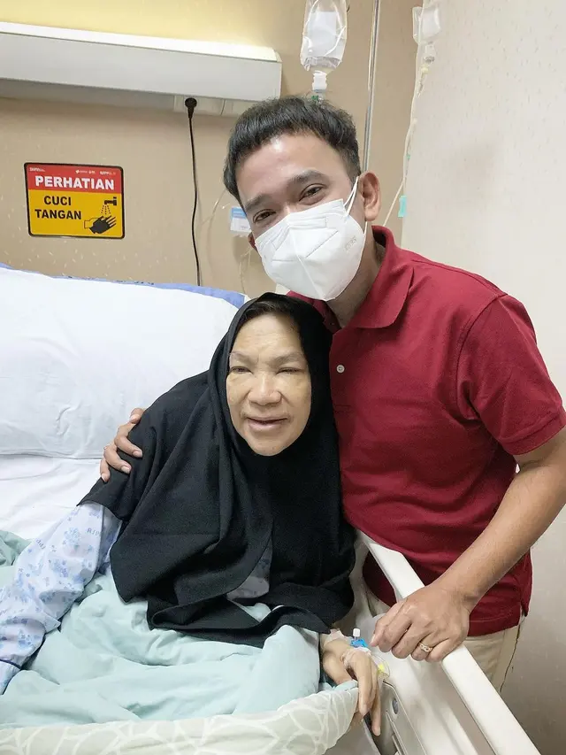 Sempat Tak Sadarkan Diri, Ini 6 Kondisi Terbaru Dorce Gamalama Dirawat di Rumah Sakit