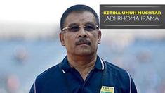 Manajer Persib Bandung, Umuh Muchtar menyanyikan lagu Rhoma Irama yang berjudul Menunggu saat peluncuran tim dan jersey Persib.