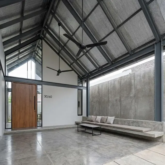 Teras dengan Atap Tinggi (High Ceiling) (Gemini AI)