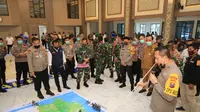 Polda Jatim menggelar tactical floor game (TFG) untuk memetakan kesiapan pengamanan dan personel menjelang Pembatasan Sosial Berskala Besar (PSBB) Surabaya, Sidoarjo, dan Gresik.