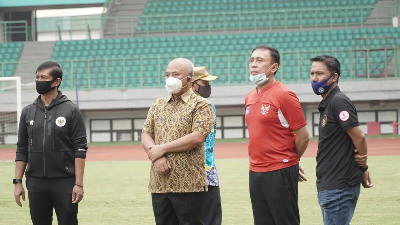 Ketua PSSI, Mochamad Iriawan, mengunjungi pemusatan latihan Timnas Indonesia U-16 di Stadion Patriot Candrabhaga, Bekasi, Kamis (16/7/2020).