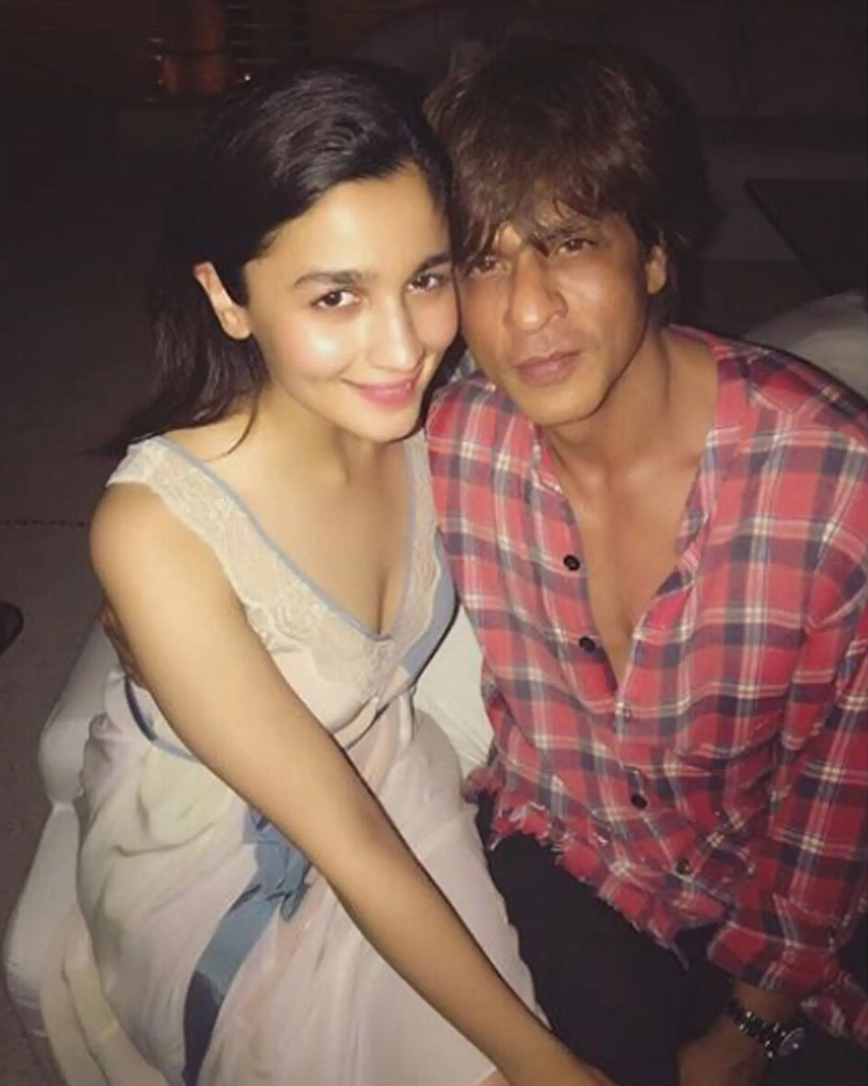 Alia Bhatt menjadi salah satu tamu di pesta ulang tahun Shahrukh Khan. (Instagram Alia Bhatt)