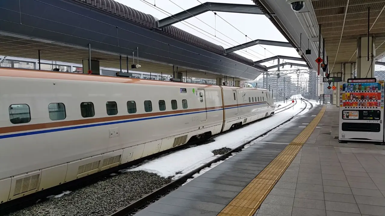 Kereta peluru atau shinkasen di Tokyo, Jepang. (Liputan6.com/Marco Tampubolon)