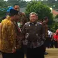 Gubernur Jawa Barat, Ahmad Heryawan, mengapresiasi peresmian dimulainya pembangunan jalur ganda (double track) kereta api Bogor-Sukabumi Tahap I, Jumat (15/12/2017). (Liputan6.com/Mulvi Mohammad)