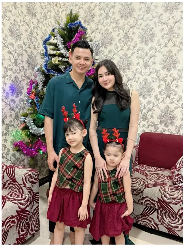 15 Gaya Artis Indonesia Rayakan Natal 2025, Sukacita Bersama Orang Terkasih