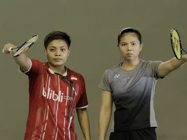 Ganda putri Indonesia, Greysia Polii/Apriyani Rahayu berpose saat sesi pemotretan di Pelatnas Bulutangkis, Cipayung, Jakarta, Senin (7/5/2018). (Bola.com/M Iqbal Ichsan)