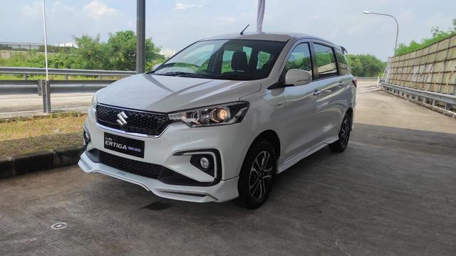 All new Suzuki Ertiga Hybrid SS-AT dengan penambahan bodi kit (Arief A/Liputan6.com)