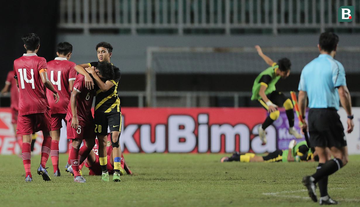 Bukan hanya Arkhan Kaka, sejumlah pemain Garuda Asia tampak terpukul usai pertandingan. (Bola.com/Ikhwan Yanuar)