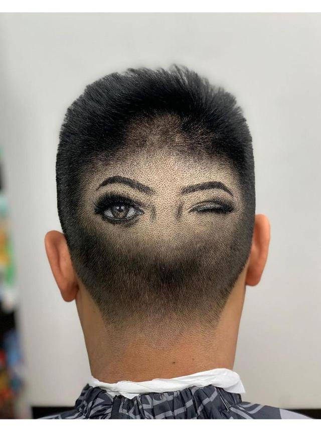 Potongan Rambut Bentuk Wajah Ini Nyeleneh Abis, Bikin Gagal Fokus