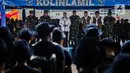 Menteri Kesehatan (Menkes) Terawan memberikan sambutan saat menyambut kedatangan 188 Warga Negara Indonesia (WNI) Anak Buah Kapal (ABK) World Dream yang tiba di Tanjung Priok, Jakarta Utara, Sabtu (14/3/2020). (Liputan6.com/Faizal Fanani)