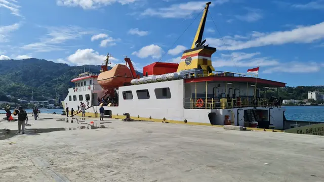 Kini ada 5 kapal perintis yang melayani 5 trayek di Pelabuhan Jayapura.