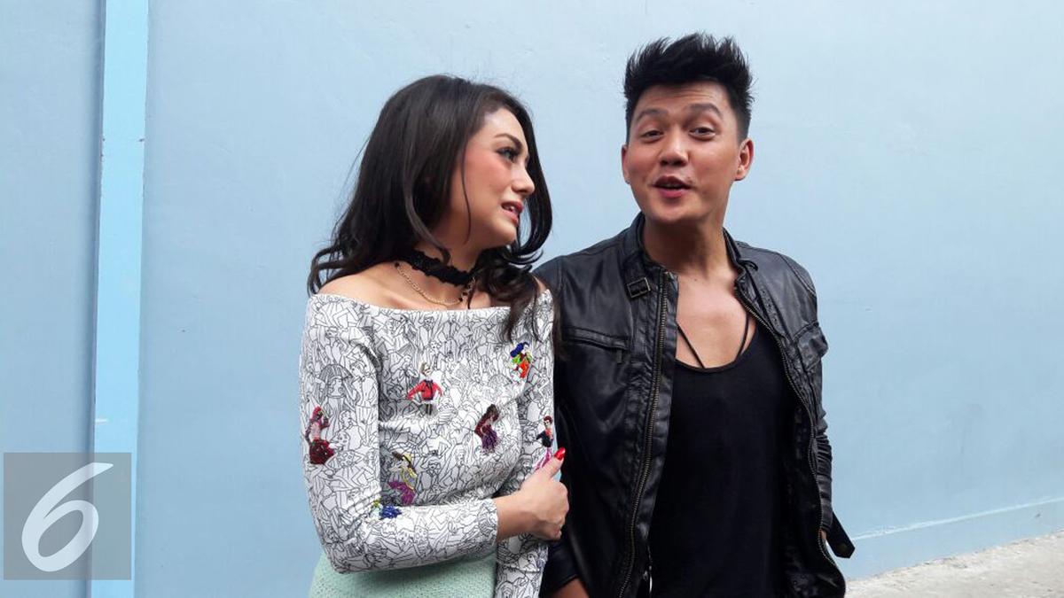 Dirly Tak Bisa Natalan Bareng Anak