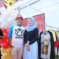 Pasangan selebritis Indra Bekti dan Aldilla Jelita rupanya makin serius menjalani bisnis pakaian yang sudah 2 tahun dijalani. (Nurwahyunan/Bintang.com)