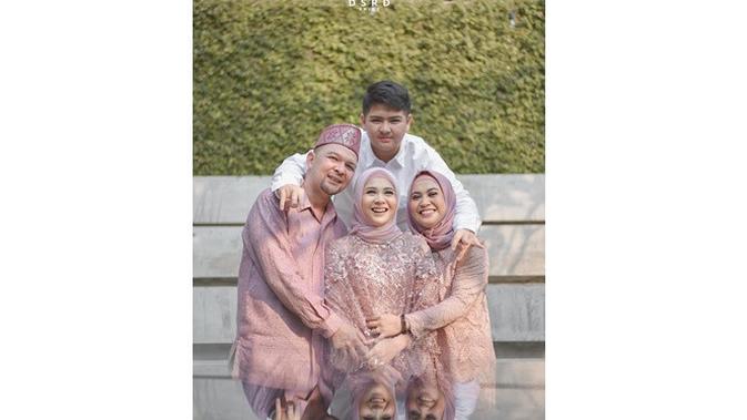 Jarang Tersorot, Ini 6 Potret Sultan Harsya Adik Kesha Ratuliu (sumber: Instagram.com/kesharutuliu05)