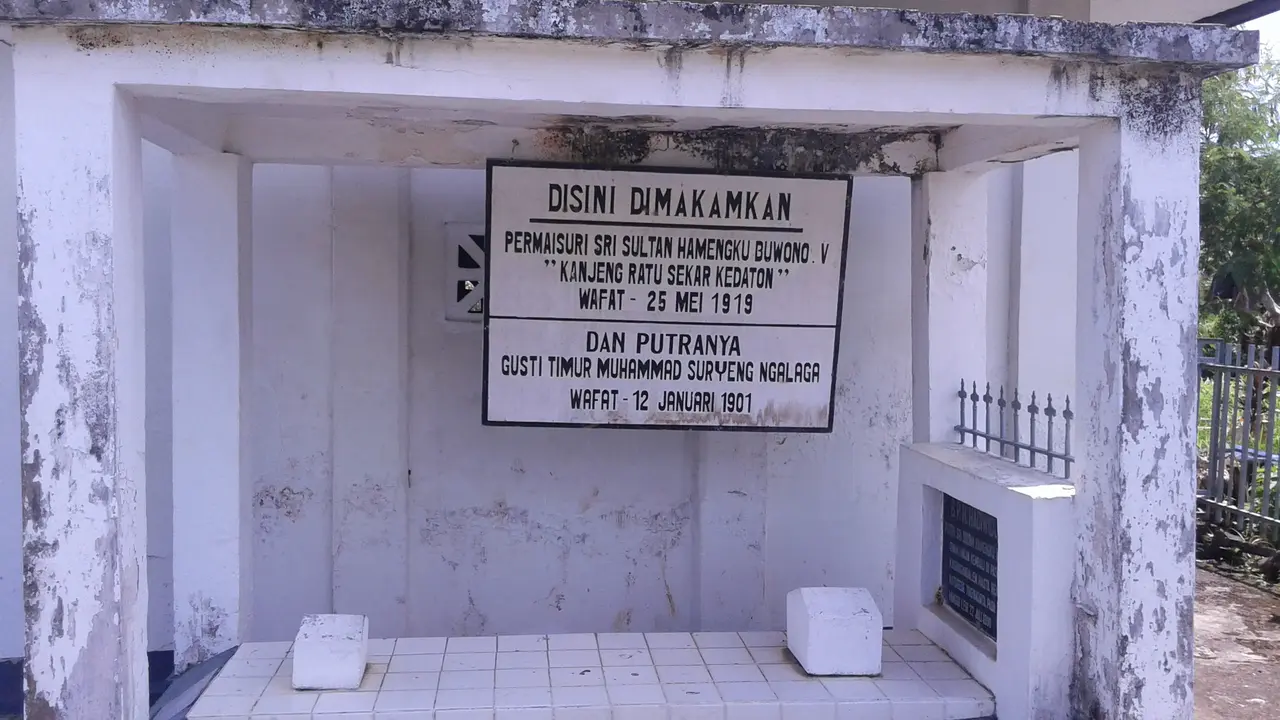 Mencari Makam Permaisuri dan Putra Mahkota Sultan HB V di Manado