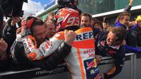 Marc Marquez semakin dekat ke tangga juara dunia 2017 setelah memenangi balapan di MotoGP Australia di Phillip Island, Minggu (22/10/2017). (Twitter/MotoGP)