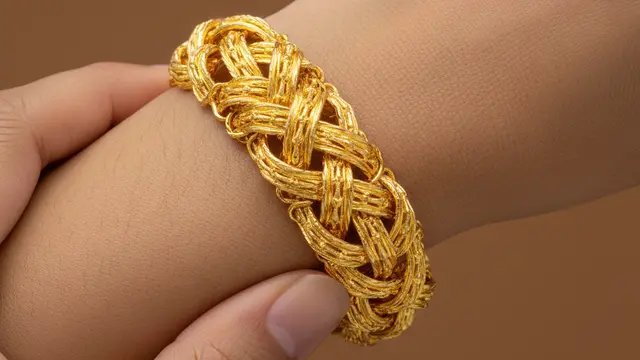 Model Gelang Emas Klasik untuk Ibu 40 Tahun Pilihan Terbaik. Gemini