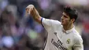 Ekspresi pemain Real Madrid, Alvaro Morata, setelah mencetak gol ke gawang Leganes dalam laga La Liga di Stadion Santiago Bernabeu, Madrid, (6/11/2016). (AFP/Javier Soriano)