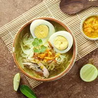 ilustrasi soto ayam/Ary Pranggawan/Shutterstock