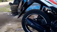 Knalpot Motor Injeksi Ngebul? Ini Penyebab dan Cara Mengatasinya