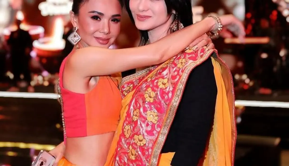 <p>Selain Paramitha, Yuni Shara bertemu dengan Ririn Ekawati. Ia datang bersama sang suami, Ibnu Jamil. [Foto: instagram.com/rahulgobeltukangphoto]</p>