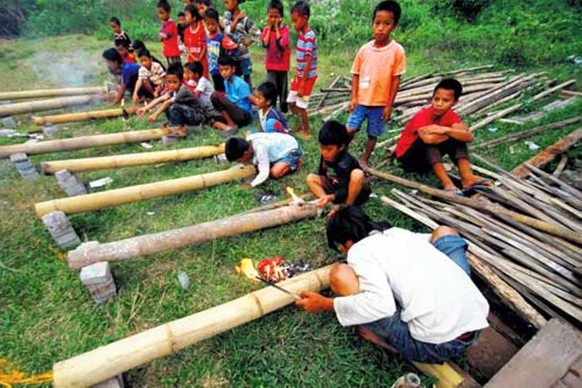 Meriam Bambu, Senjata Perang Anak-anak 90-an Saat Ramadan