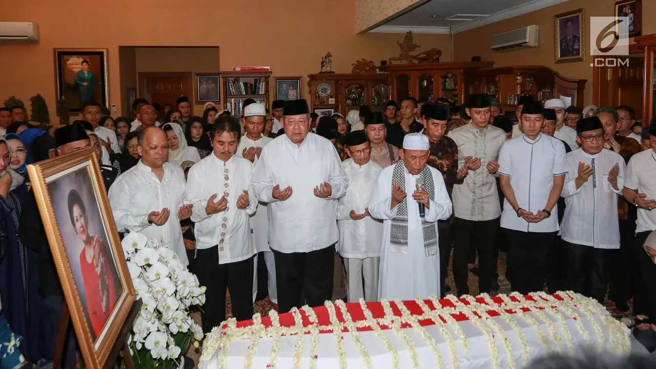 Tiba di Puri Cikeas Jenazah Ani Yudhoyono Disemayamkan