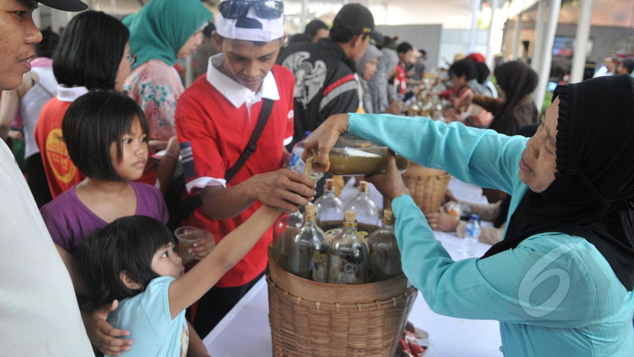 Rame-rame Minum Jamu Bareng Pak Menteri