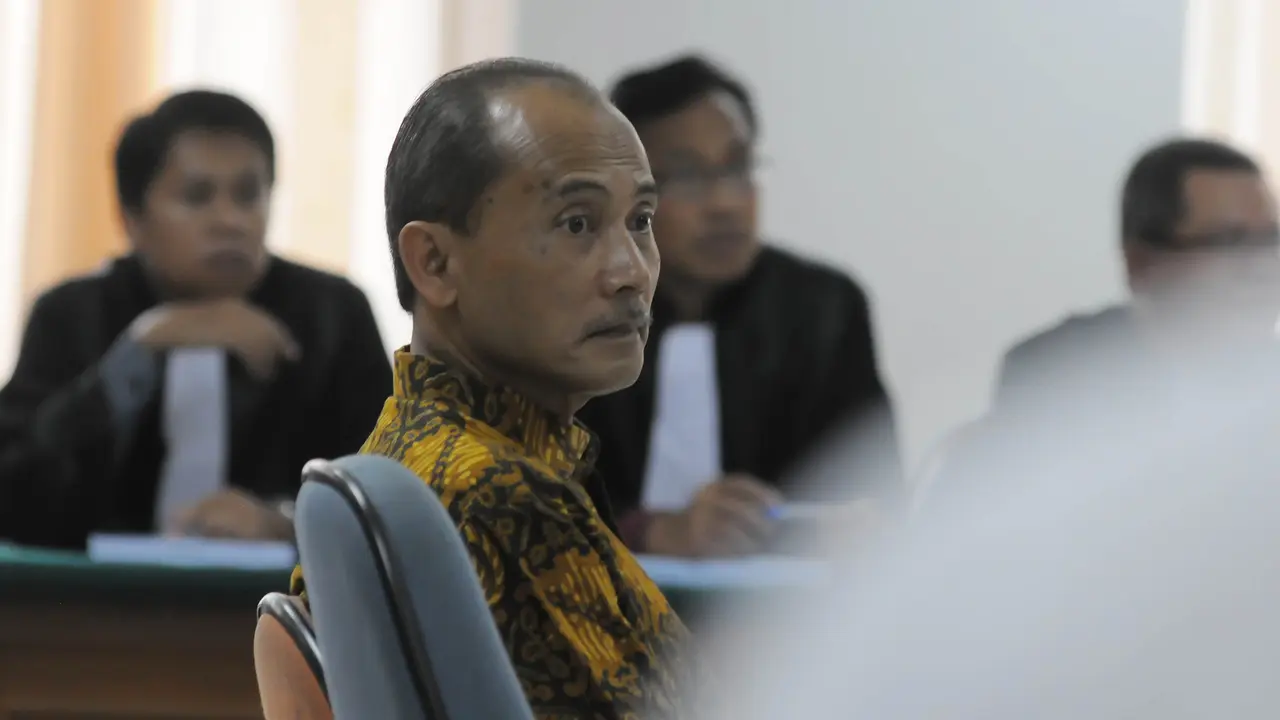 [FOTO] Budi Mulya Didakwa Bersama Boediono?