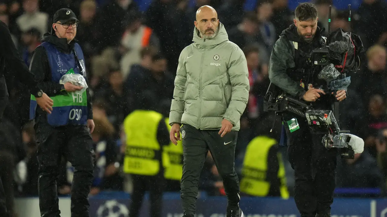 Ekspresi manajer Chelsea Enzo Maresca usai laga lawan Ajax Amsterdam di matchday 3 league phase Liga Champions 2025/2026 di Stamford Bridge, Kamis (23/10/2025)