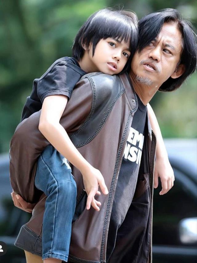 6 Potret kenangan Epy Kusnandar dan Quentin anak dari pernikahan dengan Karina Ranau