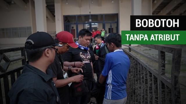 Berita video Bobotoh yang mendukung Persib Bandung tanpa atribut ketika menghadapi PS TNI dalam lanjutan Liga 1 2017 pada Sabtu (5/8).