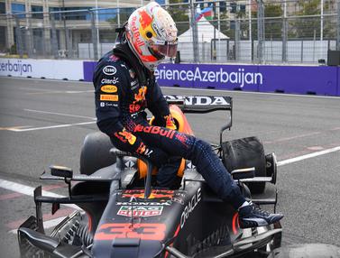 Foto F1: Amsiong, Ban Mobil Pecah Pas Lagi Memimpin Max Verstappen Gagal Finish di GP Azerbaijan
