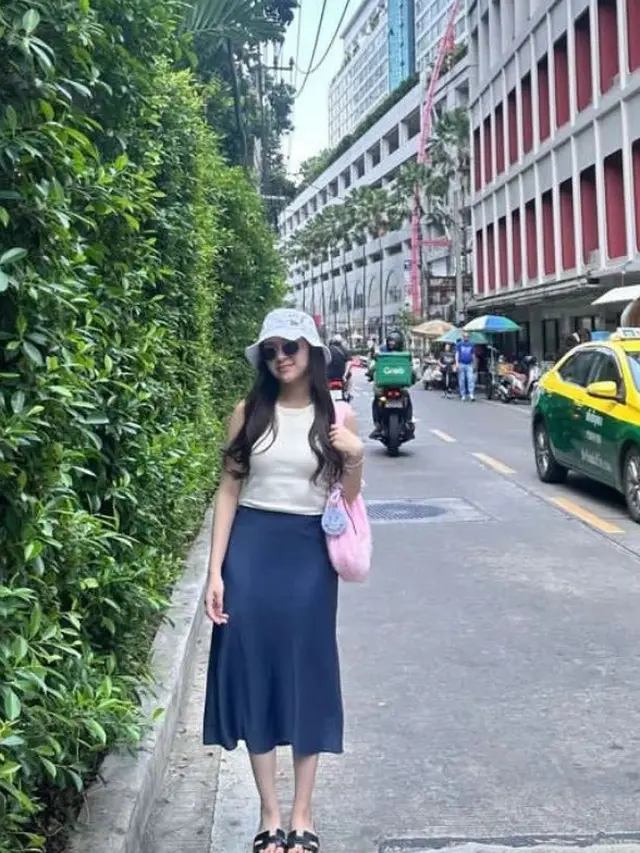 Eca Aura saat Liburan dan Nonton Konser Bruno Mars di Thailand. [@elsaajapasal]