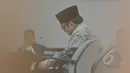 Mantan Sekjen ESDM, Waryono Karno menjalani sidang dengan agenda tanggapan jaksa penuntut umum (JPU) KPK atas nota keberatan atau eksepsi terdakwa di Pengadilan Tipikor, Jakarta, Senin (18/5/2015). (Liputan6.com/Herman Zakharia)