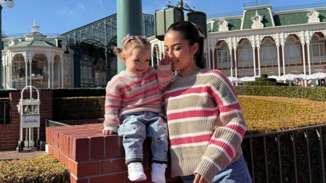 Jennifer Coppen dan Kamari kompak di Jepang. (credit:instagram.com/jennifercoppenreal20)