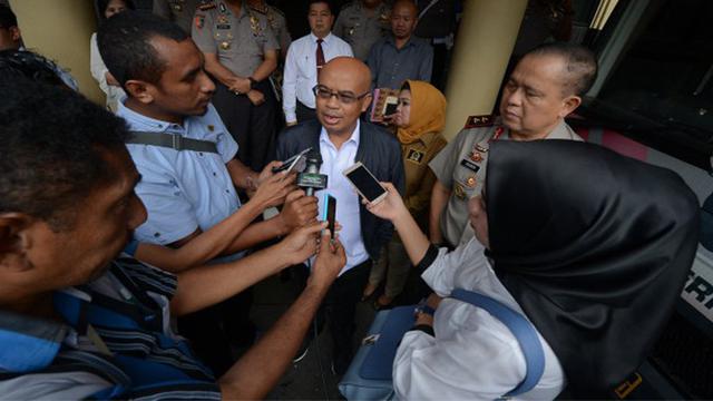 Desmond Junaidi Mahesa