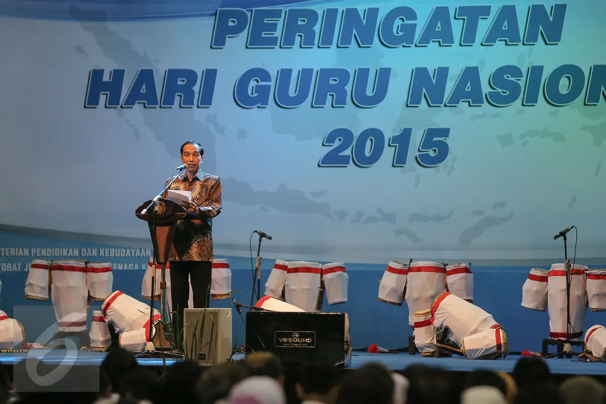 20151124-Wajah Semringah Jokowi di Puncak Perayaan Hari Guru Nasional-Jakarta
