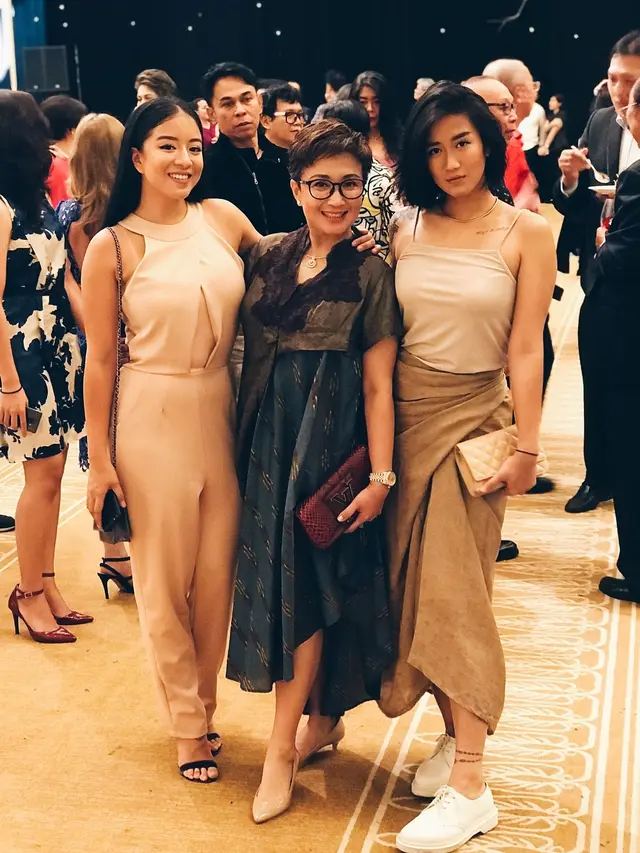 Jarang Terekspos, Ini 6 Potret Chef Renatta Moeloek dan Ibunda yang Seorang CEO