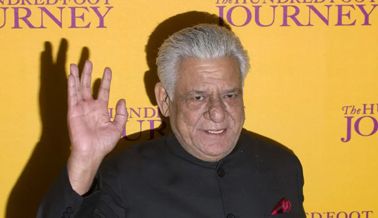 Kabar duka kembali datang dari dunia perfilman. Telah meninggal dunia, aktor asal India, Om Puri, dalam usia 66 tahun. Tersiar kabar, Om Puri meninggal karena terkena serangan jantung. (AFP/Bintang.com)