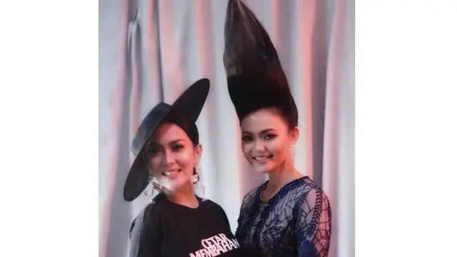 7 Potret Gaya Rambut Seleb Tak Biasa Ini Bikin Geleng Kepala