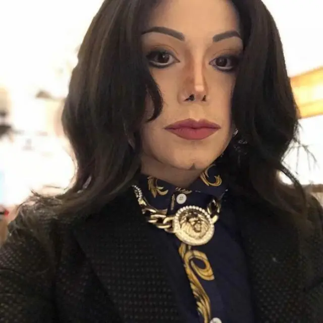 Pria Ini Ubah Wajahnya Bak Artis Ternama dengan Makeup, 7 Hasilnya Mirip Banget