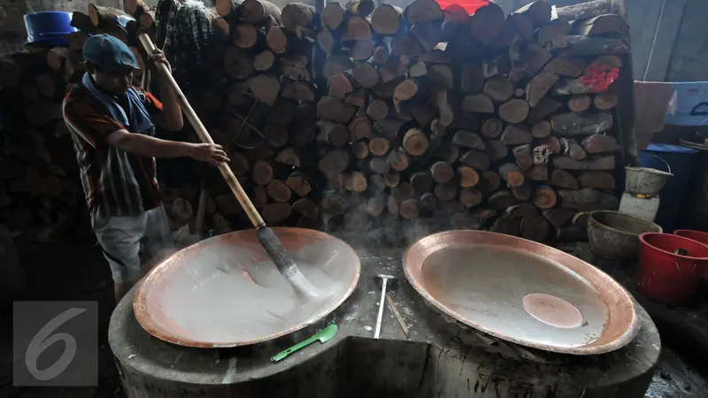 20160125-Sambut Imlek, Produsen Kue Keranjang di Tangerang Kebanjiran Order-Tangerang