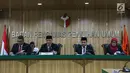 Ketua Bawaslu, Abhan memimpin sidang pembacaan putusan pendahuluan atas dugaan kecurangan pemilu terstruktur, sistematis, dan masif (TSM) di Gedung Bawaslu RI, Jakarta, Senin (20/5/2019). Bawaslu menolak laporan yang dilayangkan BPN Prabowo Subianto-Sandiaga. (Liputan6.com/Faizal Fanani)