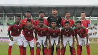 Hujan gol mewarnai laga uji coba Tim Nasional U-16 melawan Semen Padang U-16 (Liputan6.com/Herman Zakharia)