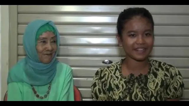 Bahagianya Laila Sari Mendapat Hadiah dari Artis Cilik Ini