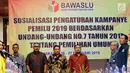 Ketua Bawaslu Abhan (ketiga kiri) menghadiri acara sosialisasi pengaturan kampanye pemilu 2019 berdasarkan undang undang no 7 tahun 2017 tentang pemilihan umum di Jakarta, Senin (26/2). (Liputan6.com/JohanTallo)