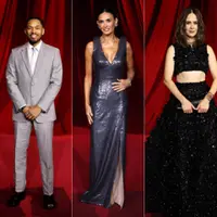 Lima publik figur memilih tampil head to toe dengan mengenakan pakaian Prada. Tampak mewah dan kasual. [Prada]