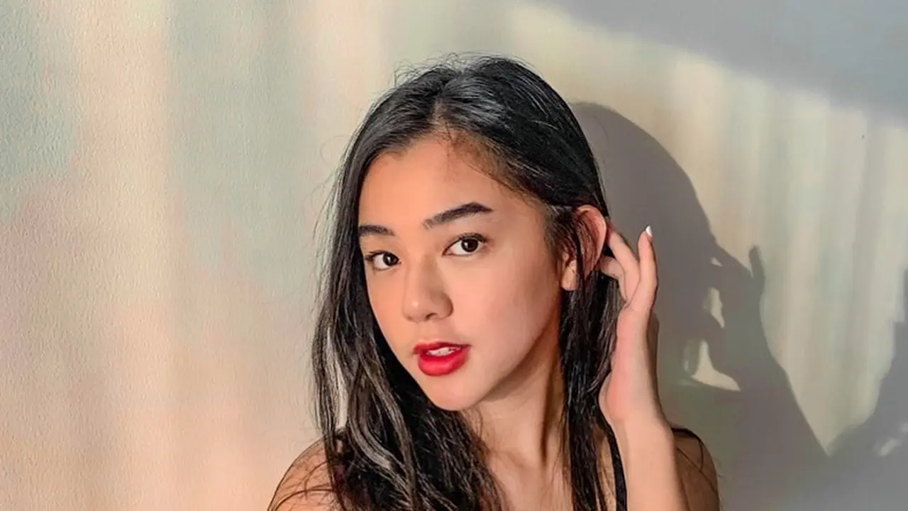 6 Potret Artis Gabriella Ekaputri, Juarai Kontes Model Remaja hingga Bintang Web Series