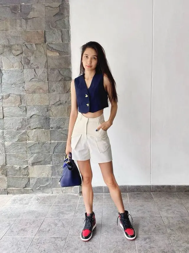 [Fimela] 6 Potret Artis Indonesia yang Dikritik Karena Punya Tubuh Kurus